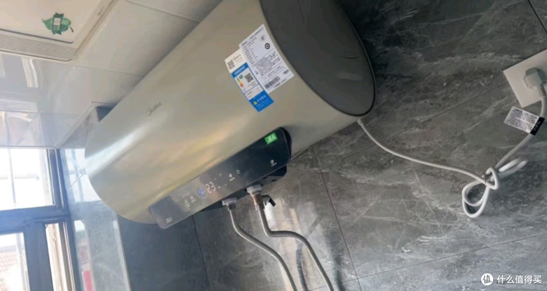 美的F6025-JE4电热水器:千元级“免维护”神器重塑家庭沐浴体验