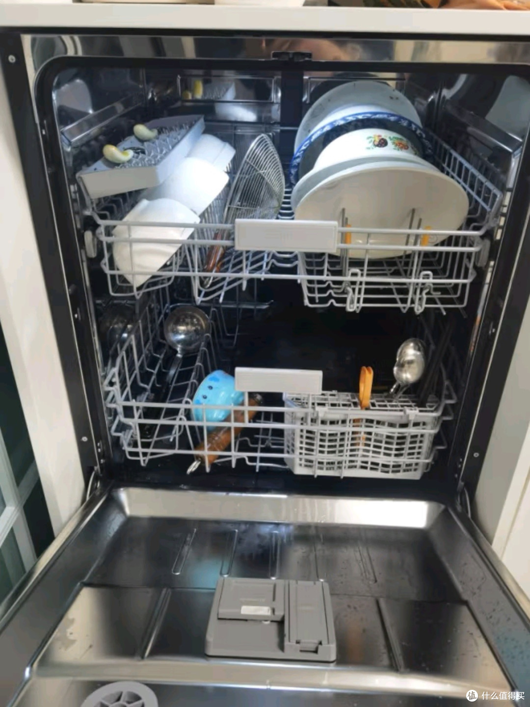 美的（Midea）万向X6Max嵌入式洗碗机：以科技重塑厨房清洁新境界