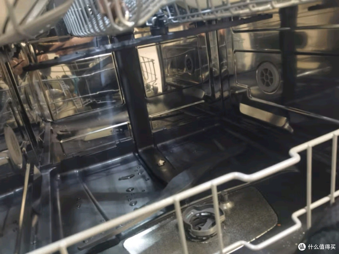 美的（Midea）万向X6Max嵌入式洗碗机：以科技重塑厨房清洁新境界