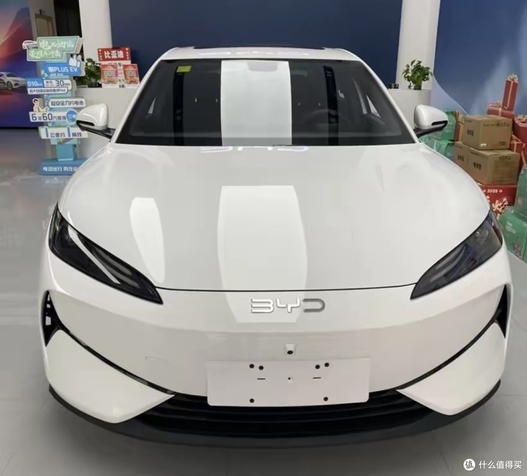 比亚迪e7到店实拍！神似腾势Z9，尺寸碾压海豹06 EV