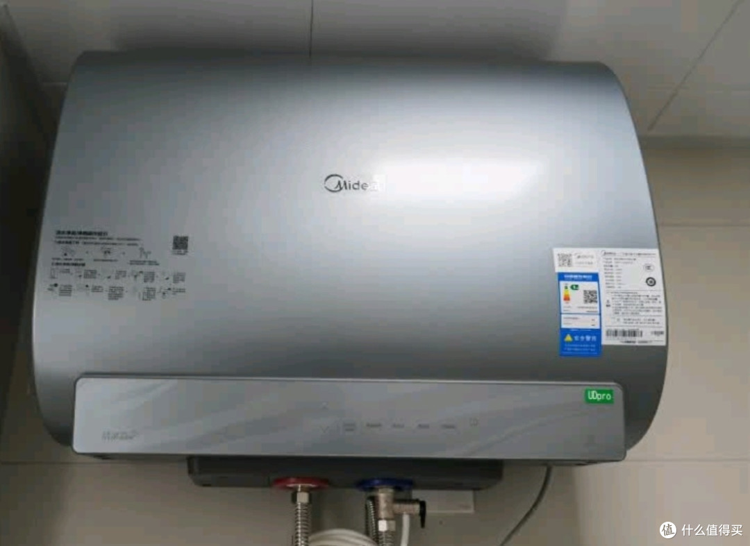 美的TECH亲肤活水玲珑超薄60升双胆扁桶电热水器3300WUDpro