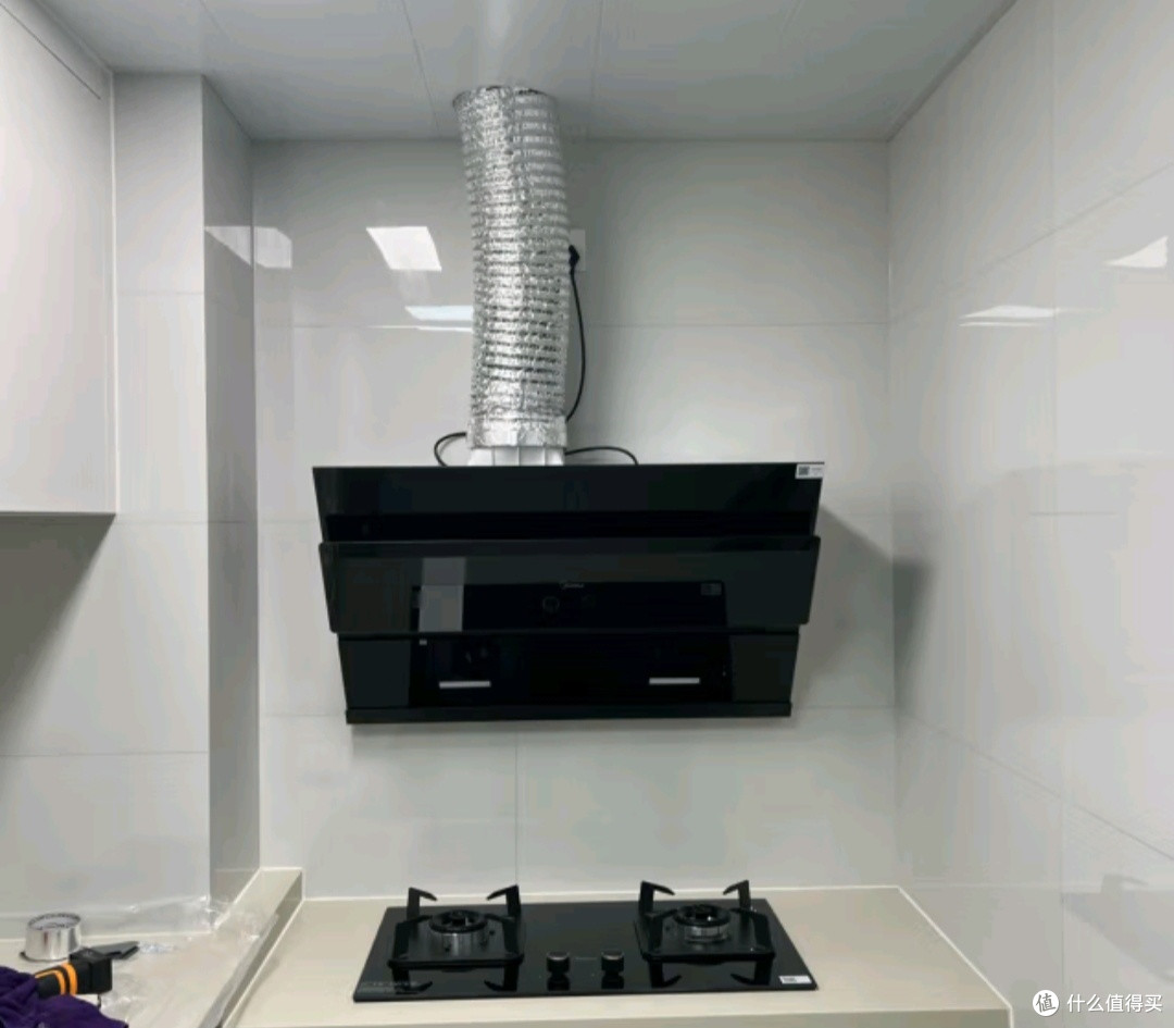 美的抽油烟机评测:22m³爆炒风量+挥手智控,打造无烟厨房新体验