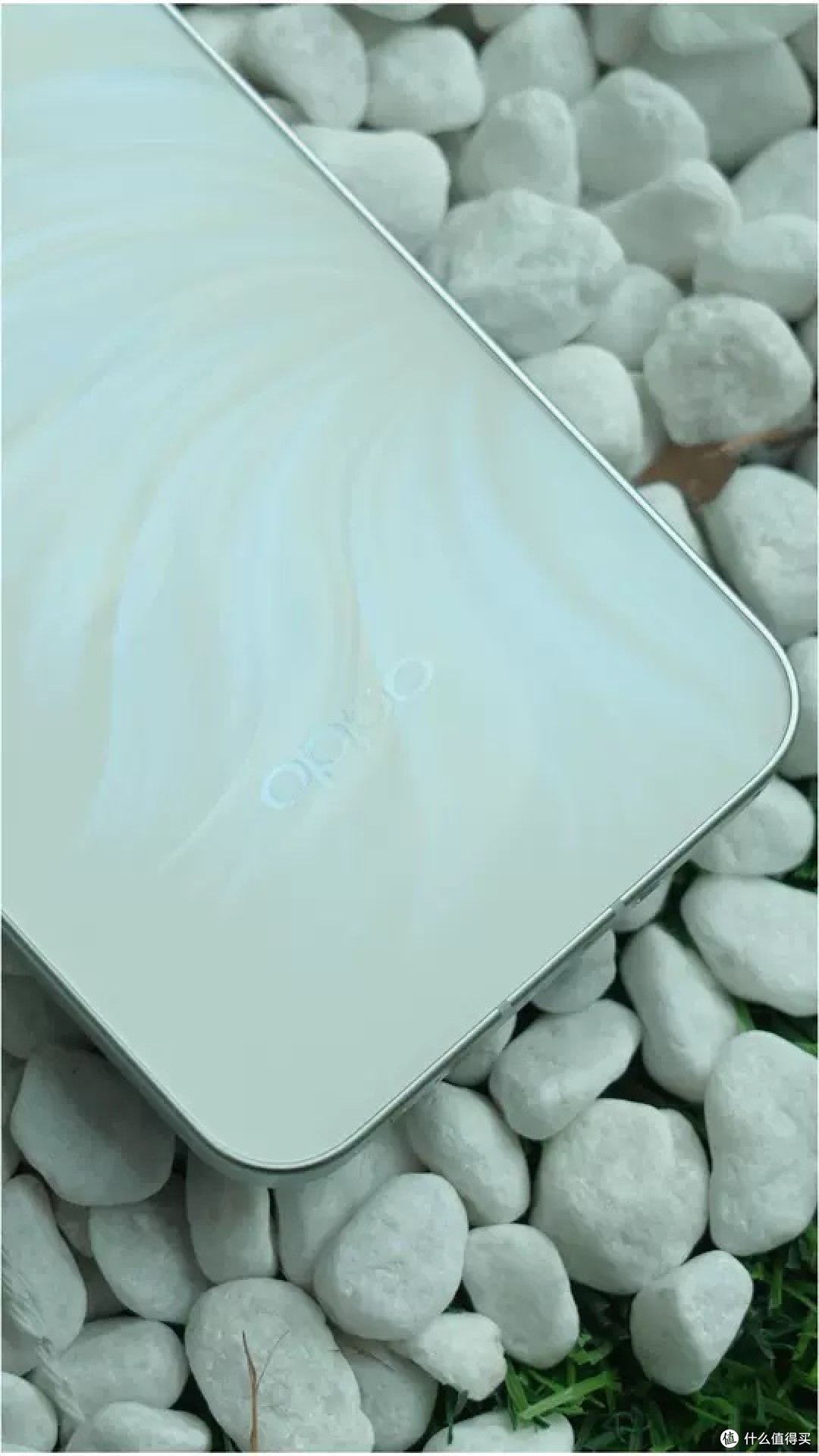 OPPO Reno14:潮流人鱼姬配色与高清长焦实况,国产机的创新突破