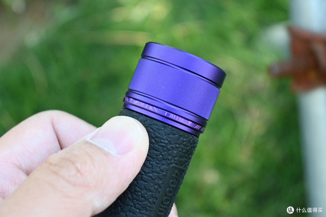 均衡实用,换颜一新!傲雷Seeker 4 Pro赛博紫大泛光手电体验