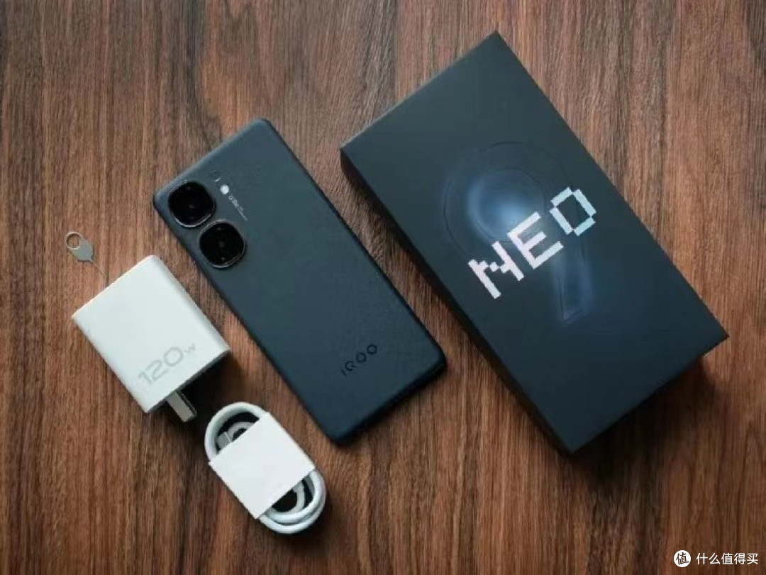 16GB+512GB+骁龙8Gen2，跌至1517元，仍是性价比“神机”