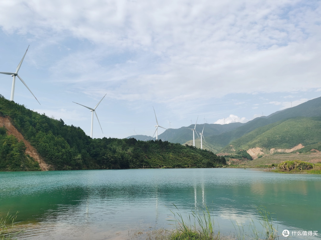 自驾上山游玩选择高底盘车辆会更安全