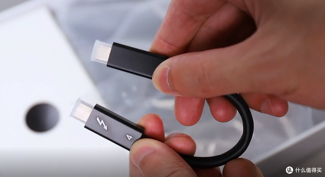 国补神车配外挂！我的Mac mini M4靠它变身“双屏满血战士”
