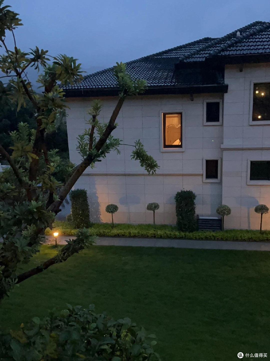 占地2亩的半山别墅,前有花园后有草地,这就是我未来的奋斗目标