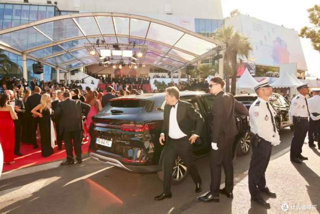 戛纳红毯上的中国科技,比亚迪与又一国际顶级盛世同框
