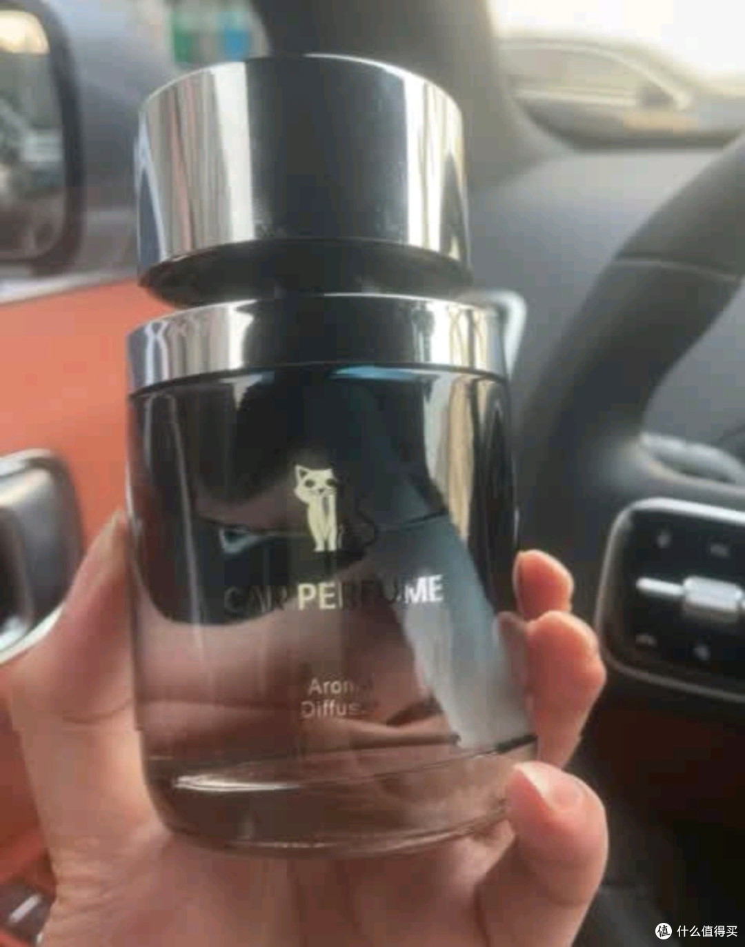 车载香水：看似精致，实则鸡肋的汽车用品？