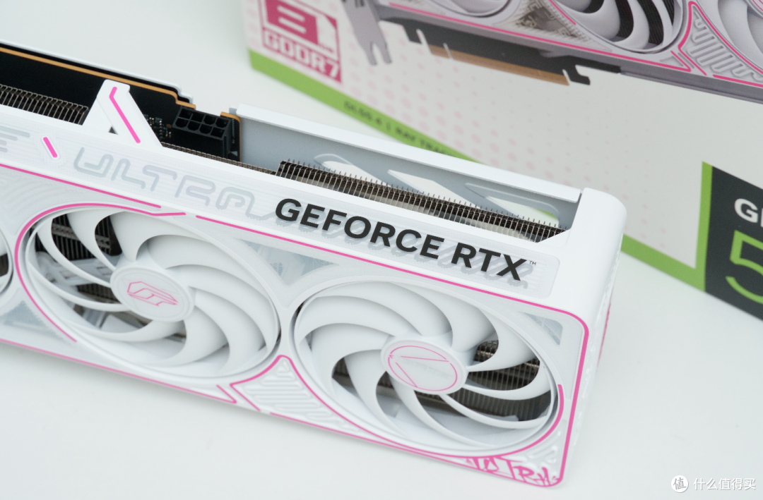 逢6必甜？七彩虹iGame GeForce RTX 5060 Ultra W OC 8GB新品开箱
