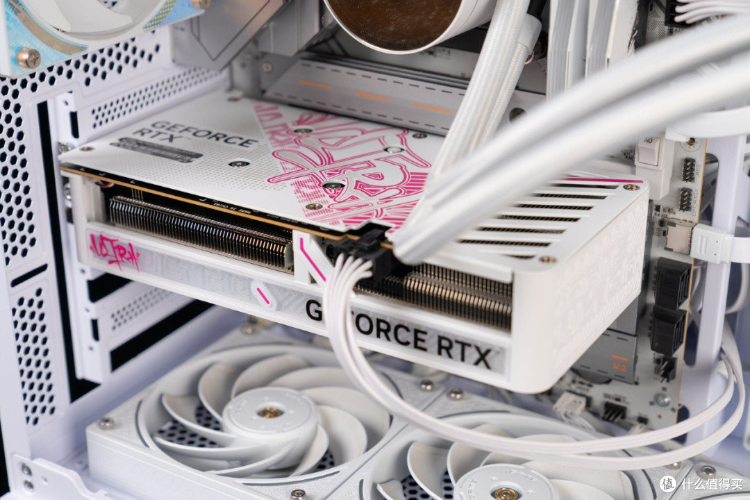 iGame GeForce RTX 5060 Ultra W DUO OC 8GB 显卡 开箱初体验