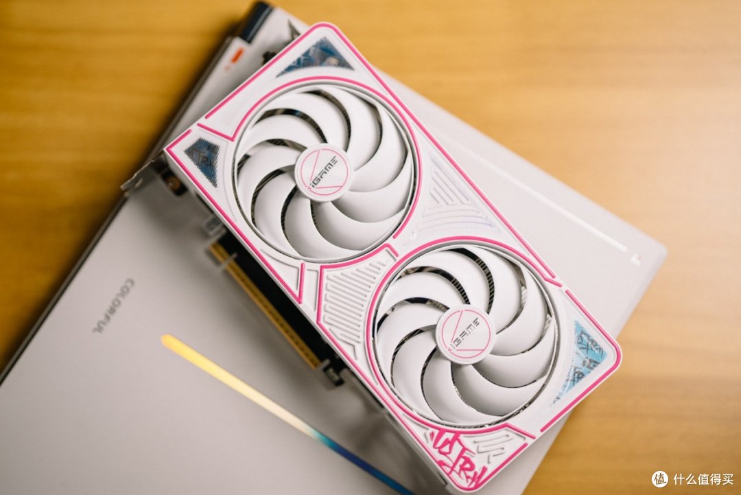 iGame GeForce RTX 5060 Ultra 8GB开箱：用嘻哈艺术打造的新甜点