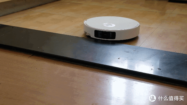 越障、清洁全能表现！MOVA P60 Pro双机械臂扫地机器人