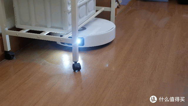越障、清洁全能表现！MOVA P60 Pro双机械臂扫地机器人