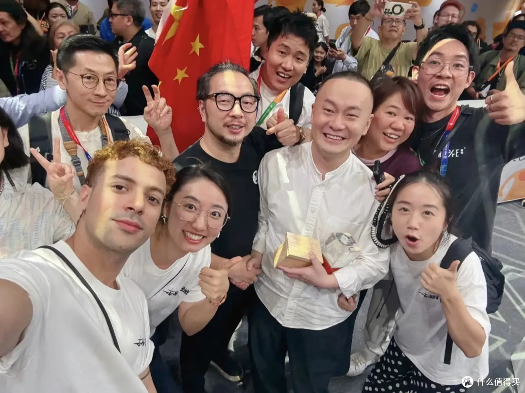 『兔牙咖啡馆』祝贺乔治队长夺冠！聊聊彭近洋的咖啡冲煮比赛细节