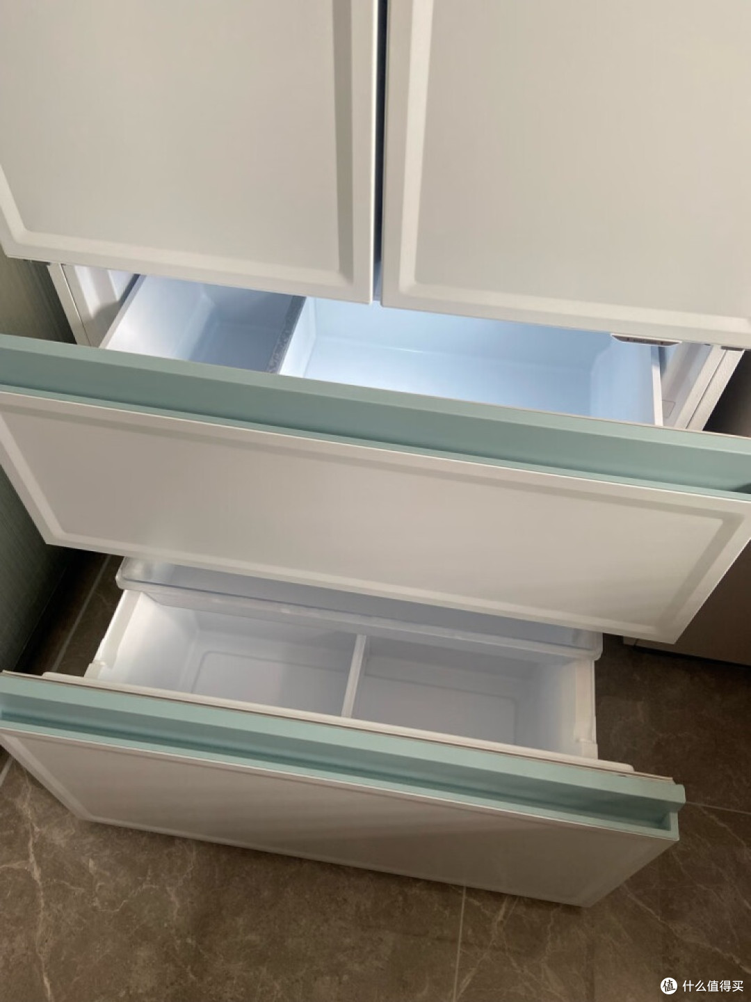海尔501冰箱:大容量与艺术设计