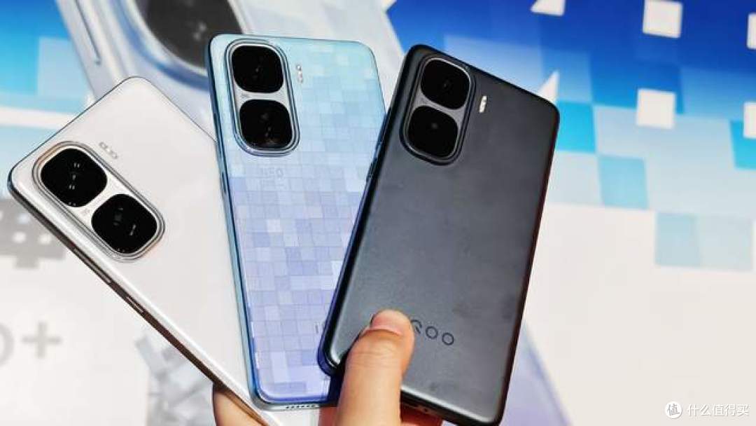 激情为你而生!撼动峡谷 双芯小金刚iQOO Neo10 Pro+爆燃发布