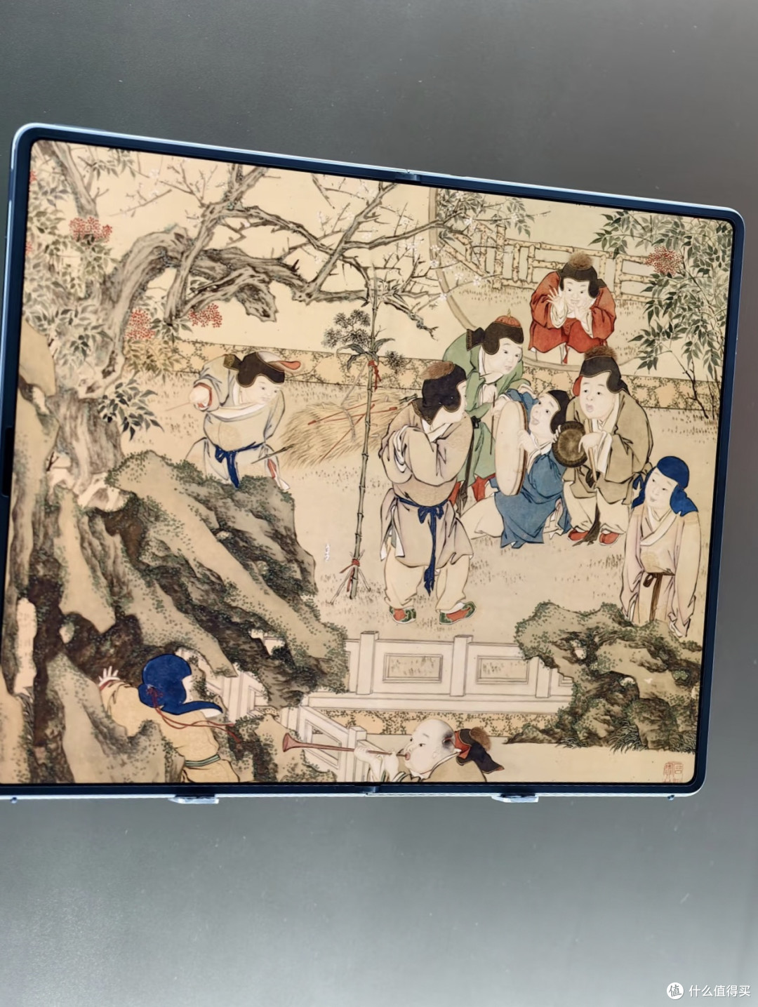 华为折叠屏电脑上手！23999花得值吗