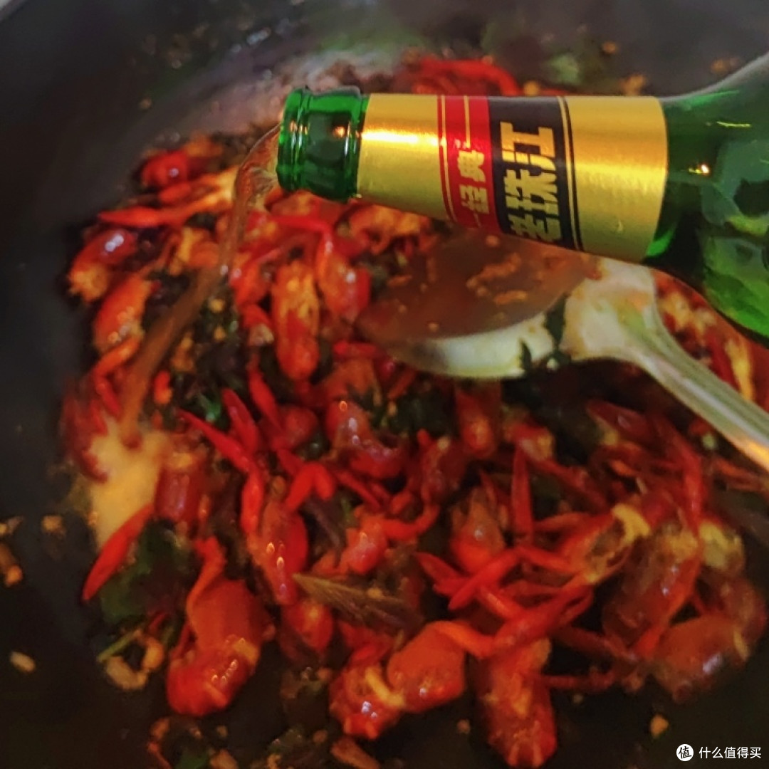 蒜蓉小龙虾终极攻略!鲜嫩Q弹、蒜香浓郁,好食到吮手指