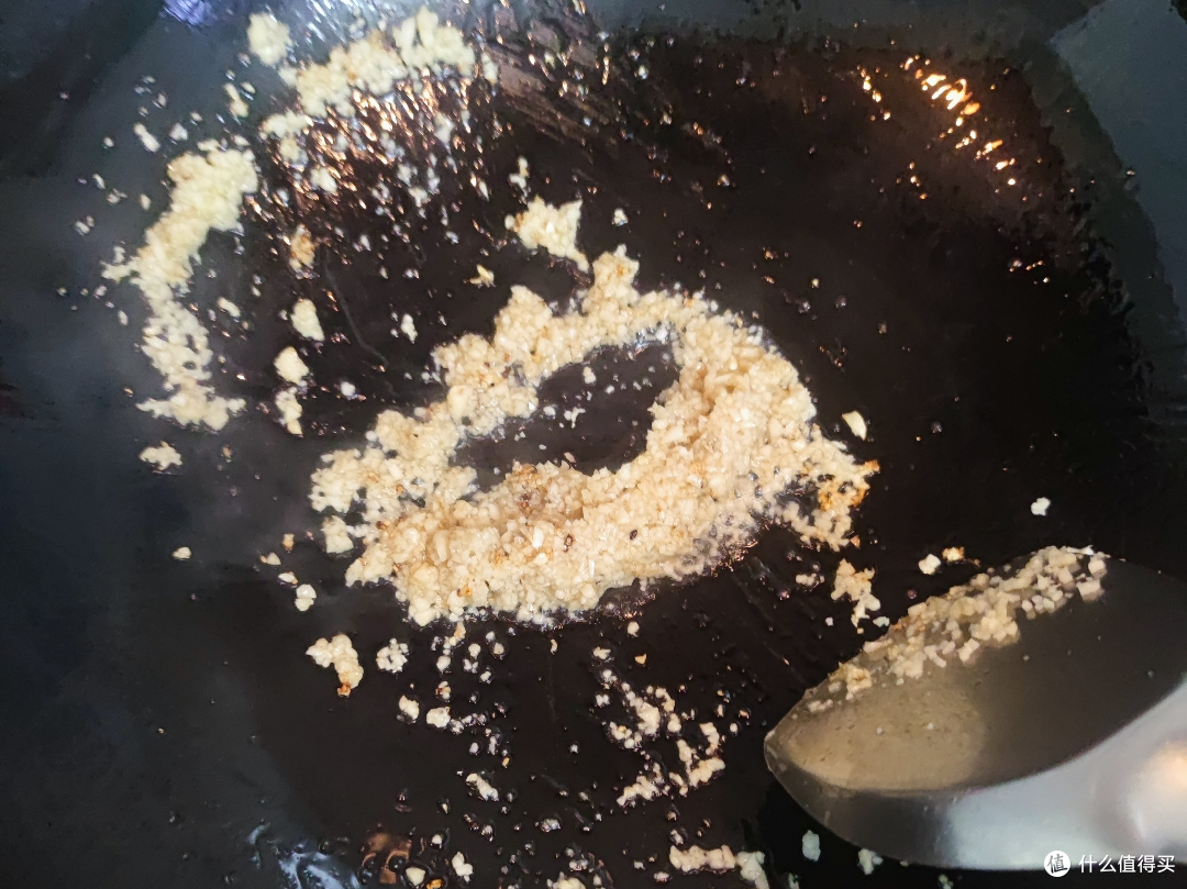 蒜蓉小龙虾终极攻略!鲜嫩Q弹、蒜香浓郁,好食到吮手指