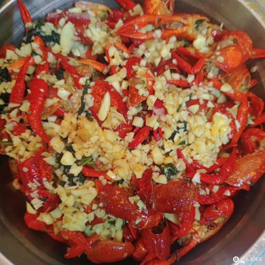 蒜蓉小龙虾终极攻略!鲜嫩Q弹、蒜香浓郁,好食到吮手指