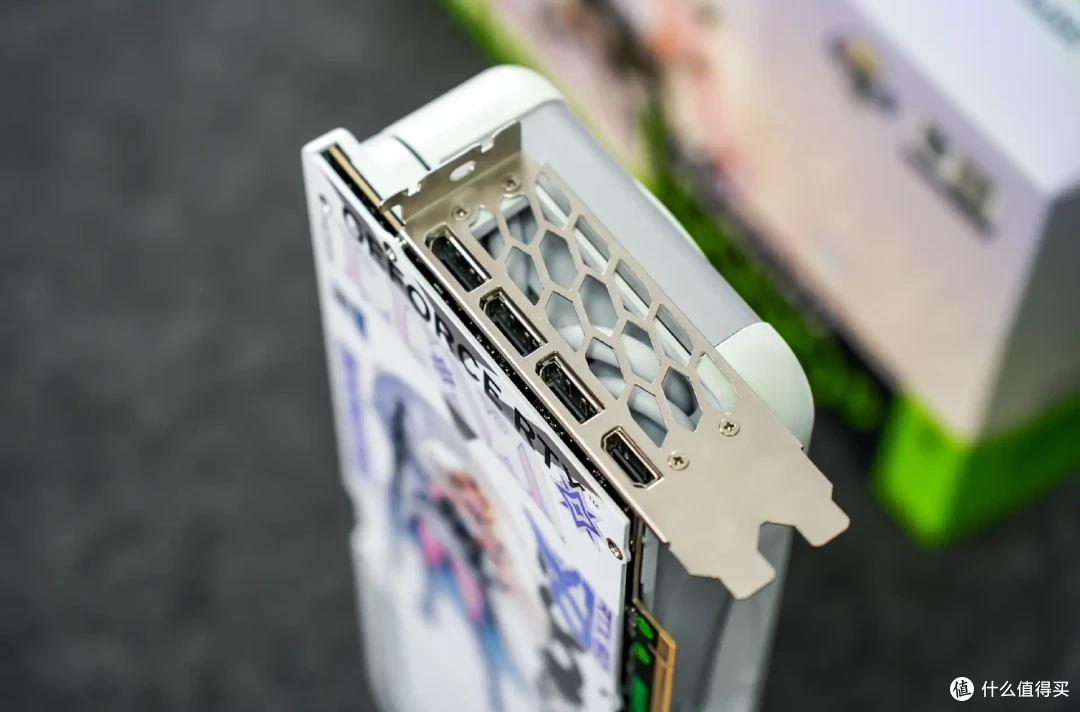 售价高达3万!还已停产?影驰RTX 5090 D星曜LUNA OC显卡试玩体验