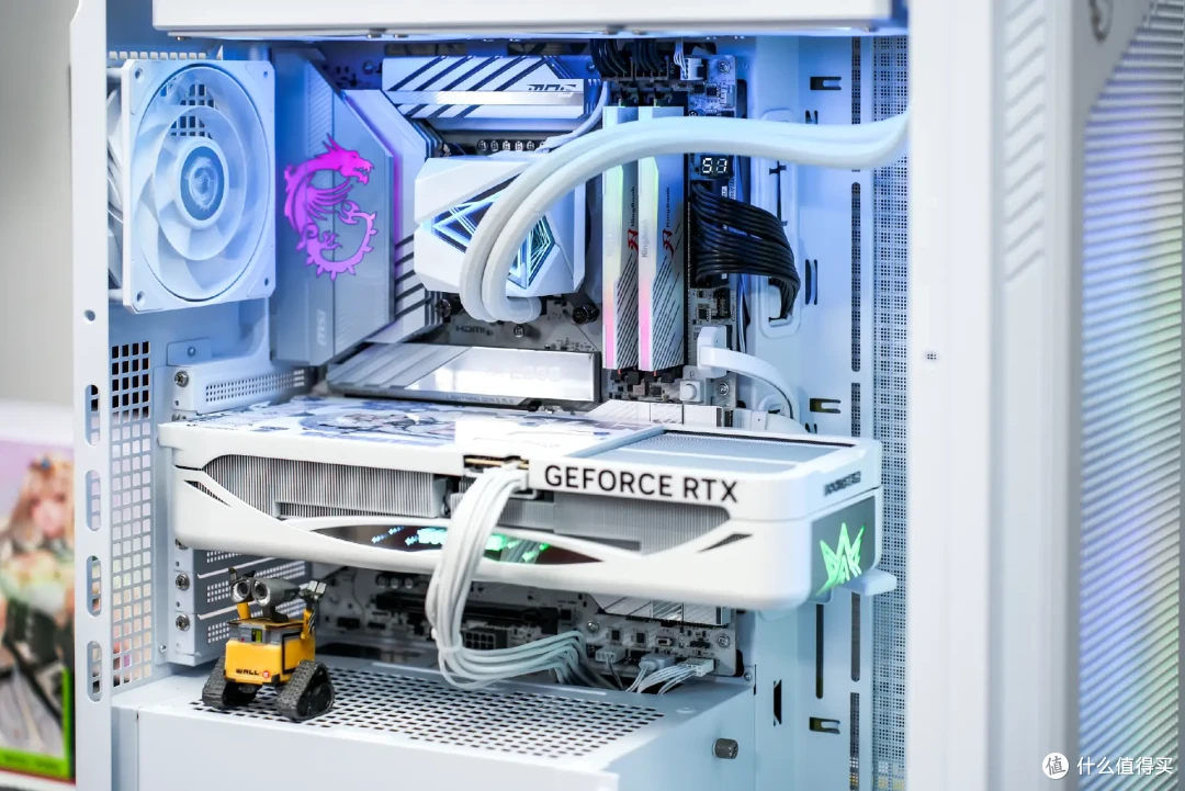 售价高达3万!还已停产?影驰RTX 5090 D星曜LUNA OC显卡试玩体验
