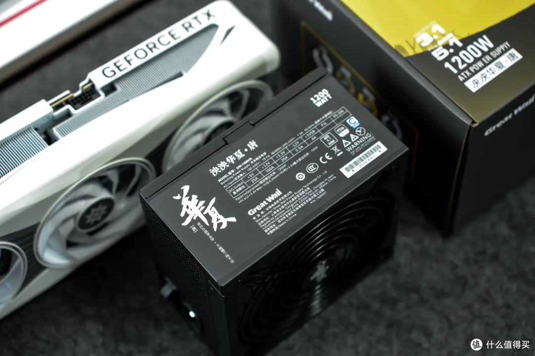 售价高达3万!还已停产?影驰RTX 5090 D星曜LUNA OC显卡试玩体验