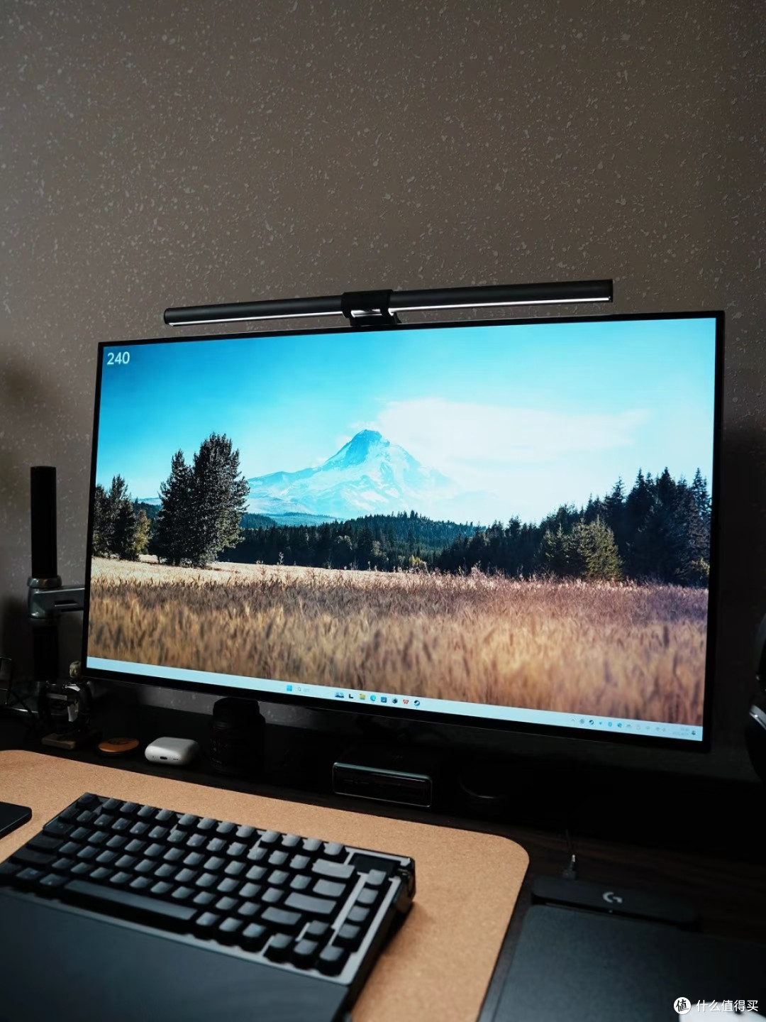 桌搭升级必看:LG 32GS95UV的「暗黑场景」有多绝?