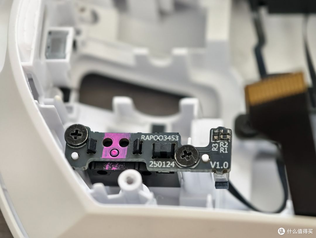 办公卡顿?游戏延迟?雷柏 VT7 系列双 8K + 轻量,一键拯救~