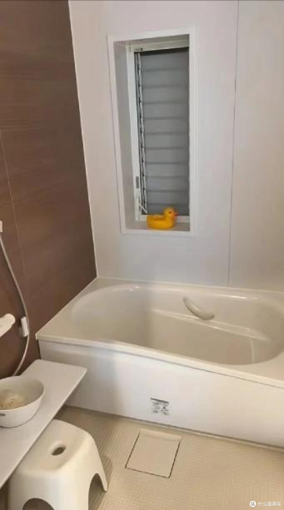 上海一户人家的卫生间火了,不做防水不贴瓷砖,那叫一个脑洞大开