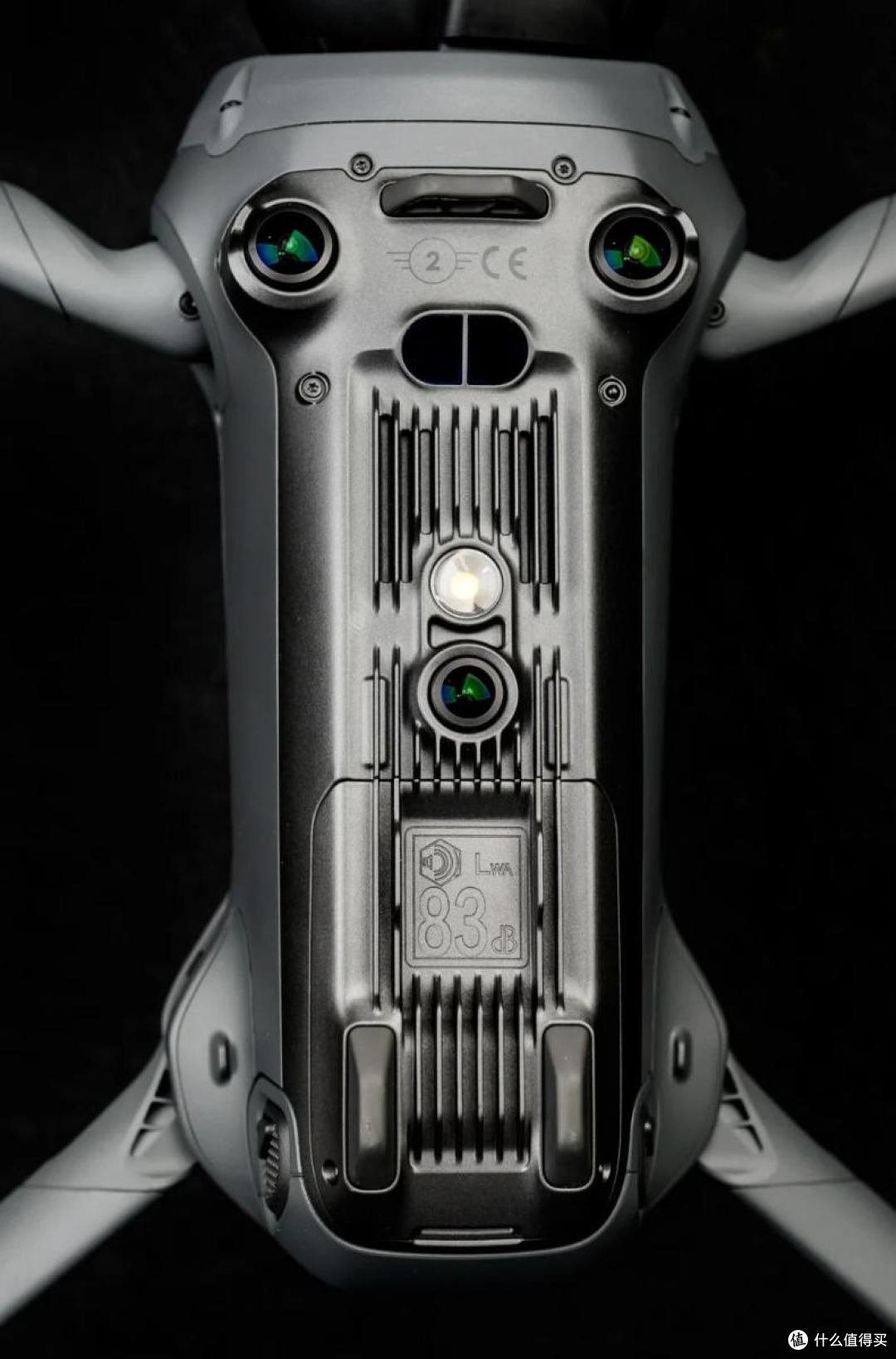 旗舰杀疯了!大疆Mavic4Pro深度评测:1亿像素+三摄云台全面进化