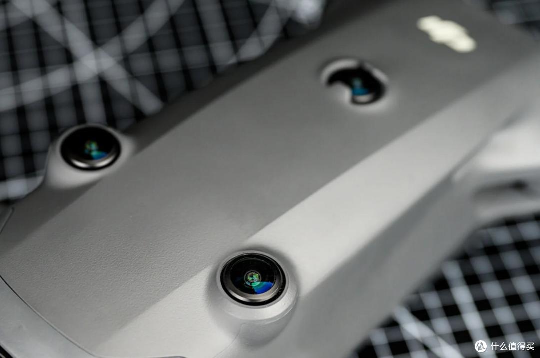 旗舰杀疯了!大疆Mavic4Pro深度评测:1亿像素+三摄云台全面进化
