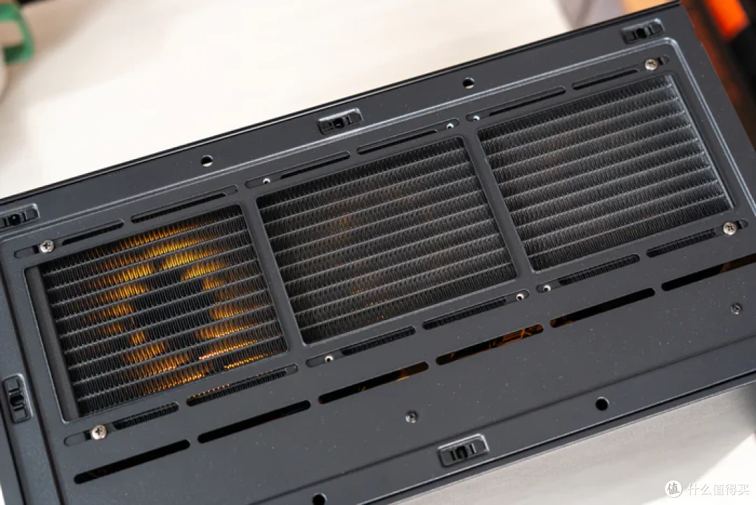 MATX小钢炮——华硕B850M重炮手+索泰5080AMP+闪鳞G600装机分享