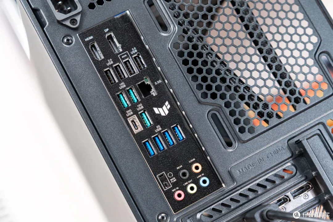 MATX小钢炮——华硕B850M重炮手+索泰5080AMP+闪鳞G600装机分享