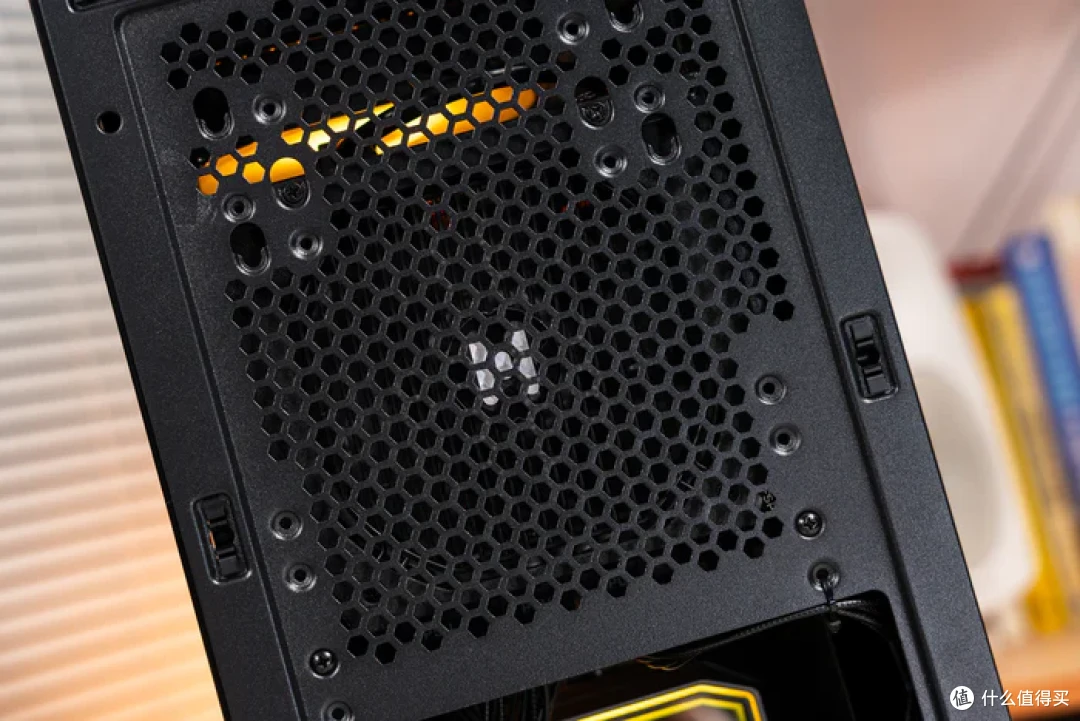 MATX小钢炮——华硕B850M重炮手+索泰5080AMP+闪鳞G600装机分享