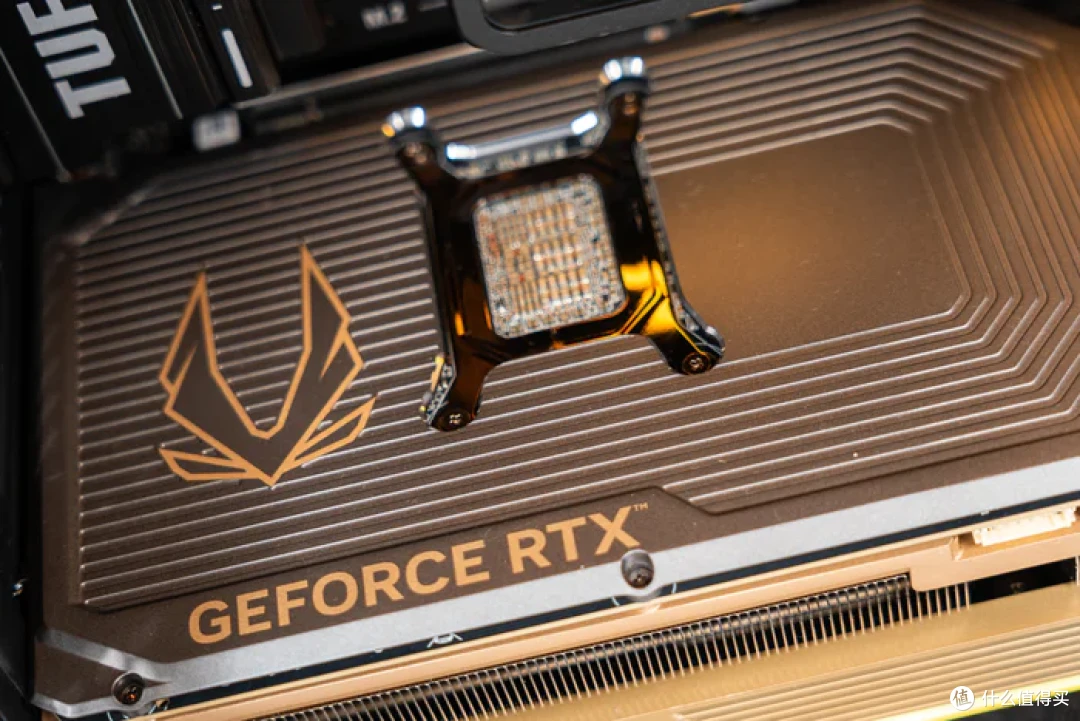 MATX小钢炮——华硕B850M重炮手+索泰5080AMP+闪鳞G600装机分享