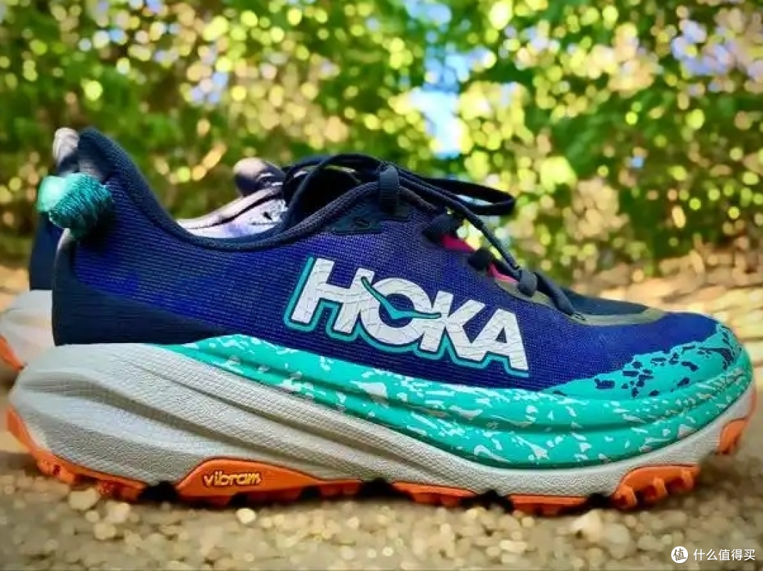 中年男人穿HOKA啥逻辑?专业跑鞋如何成为中年男性的社交货币的!
