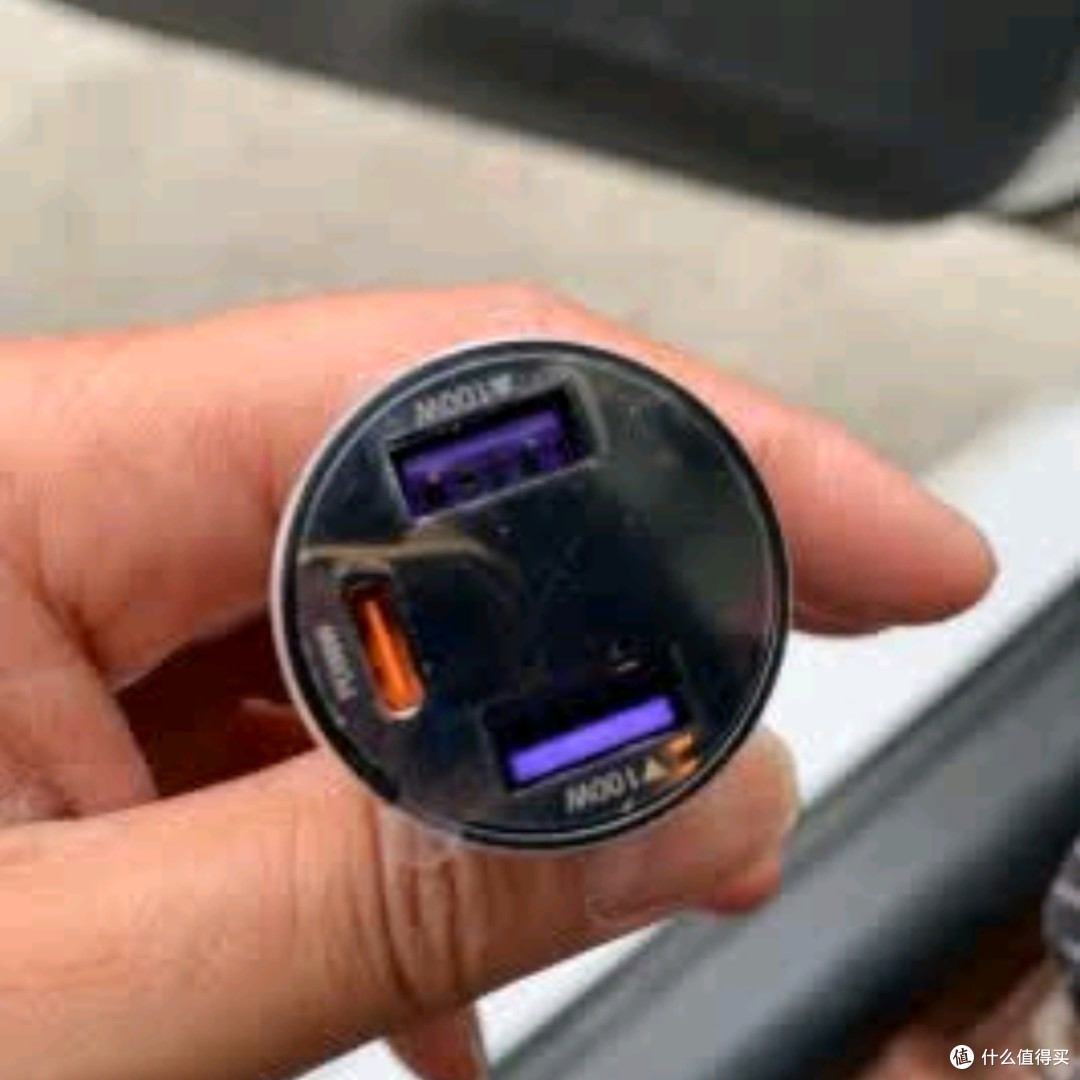 纽曼车载充电器快充:一拖三超级快充,满足苹果华为小米全需求
