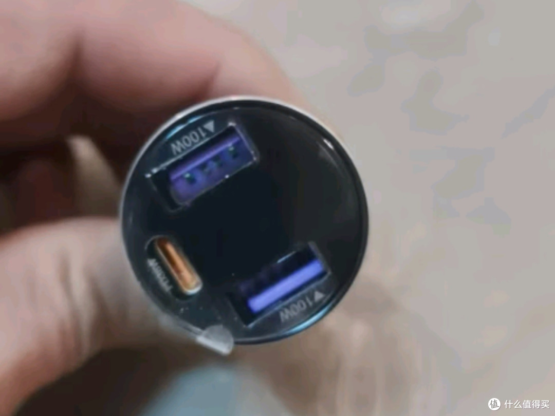 纽曼车载充电器快充:一拖三智能充电,苹果华为小米全速前行