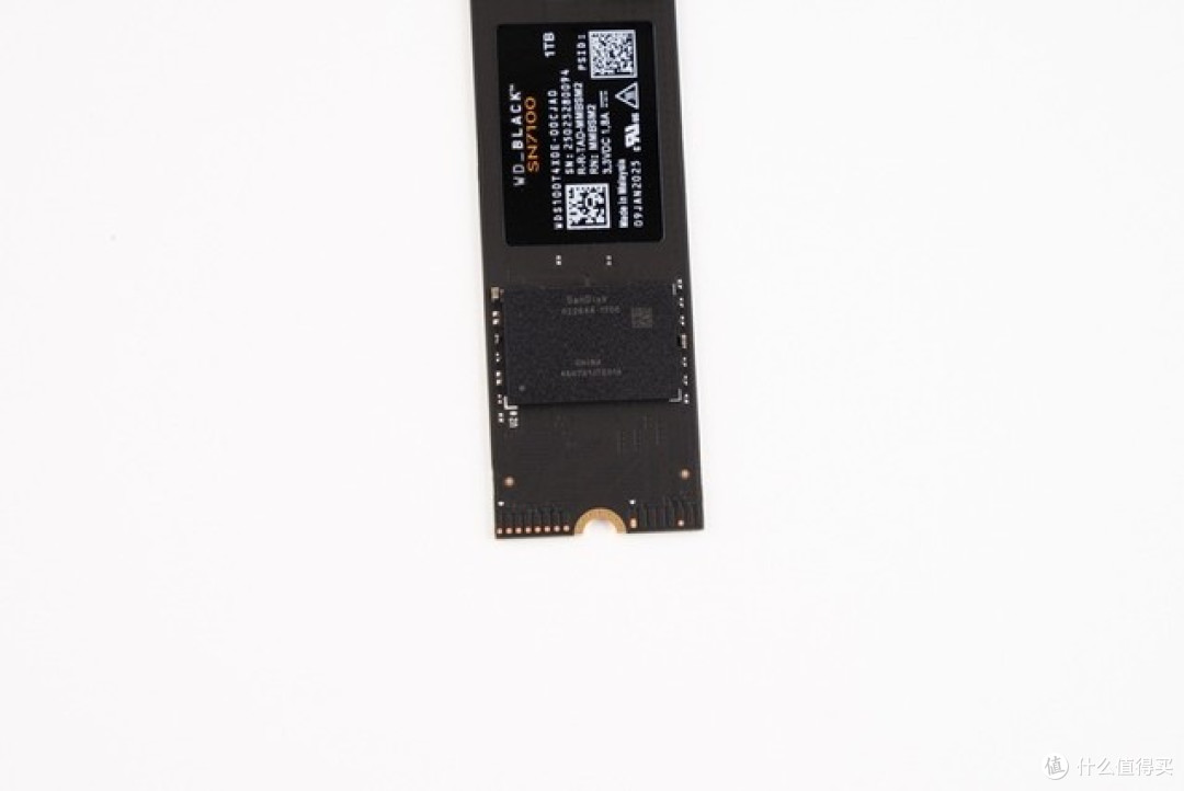 闪迪 WD_BLACK SN7100 NVMe SSD 1TB 开箱分享