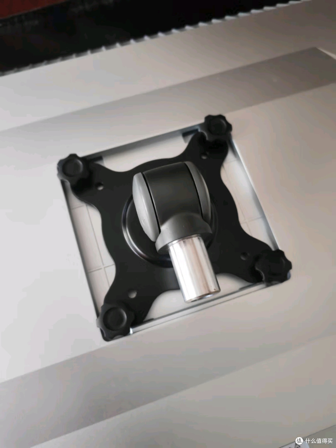 AOC AM420PLUS显示器支架臂:居家办公的桌面“变形金刚”