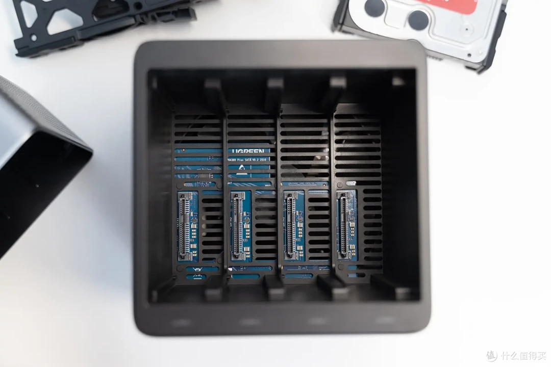 千元NAS新标杆?4盘位+2.5G+4K影音+Docker!绿联DH4300 Plus实测