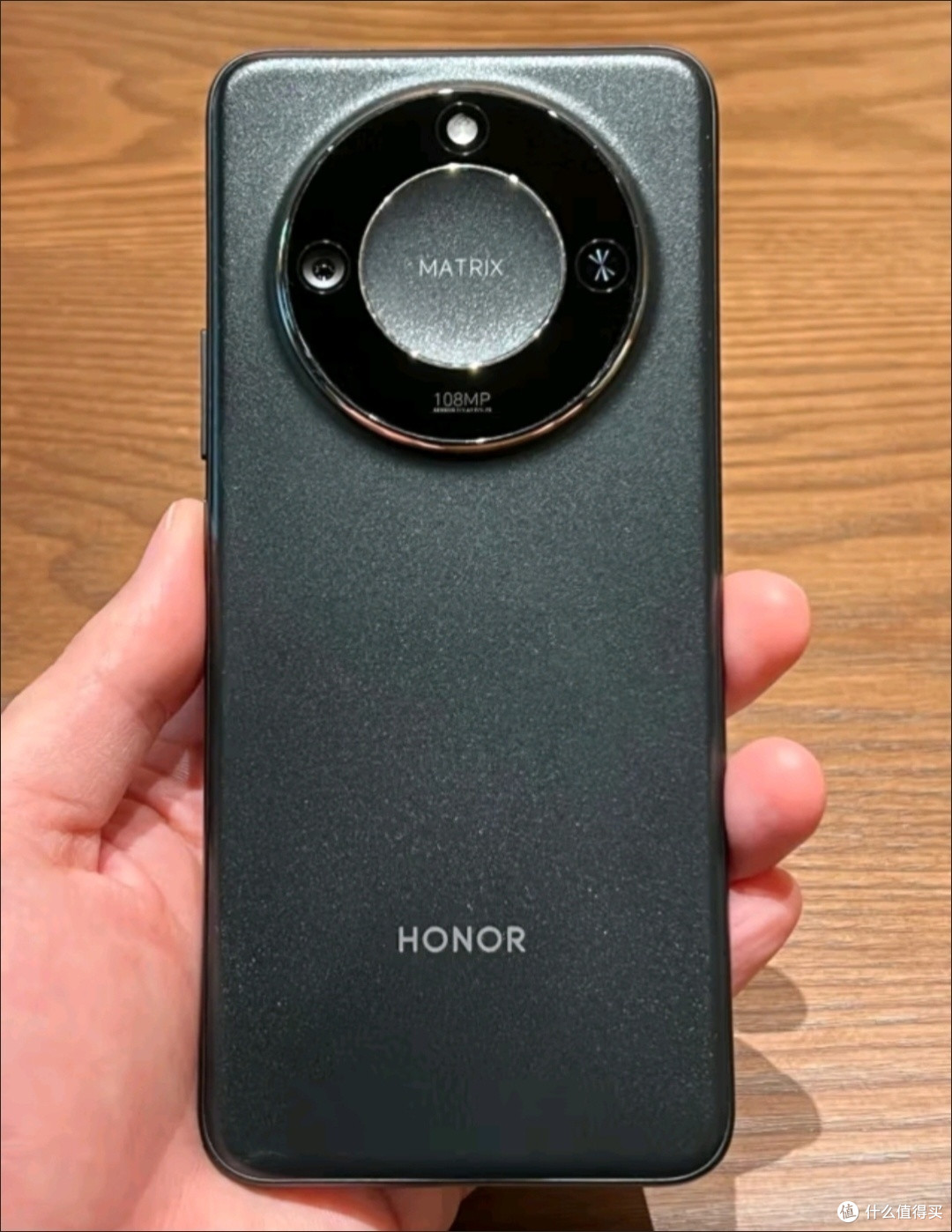 荣耀X60，颜值与实力并存