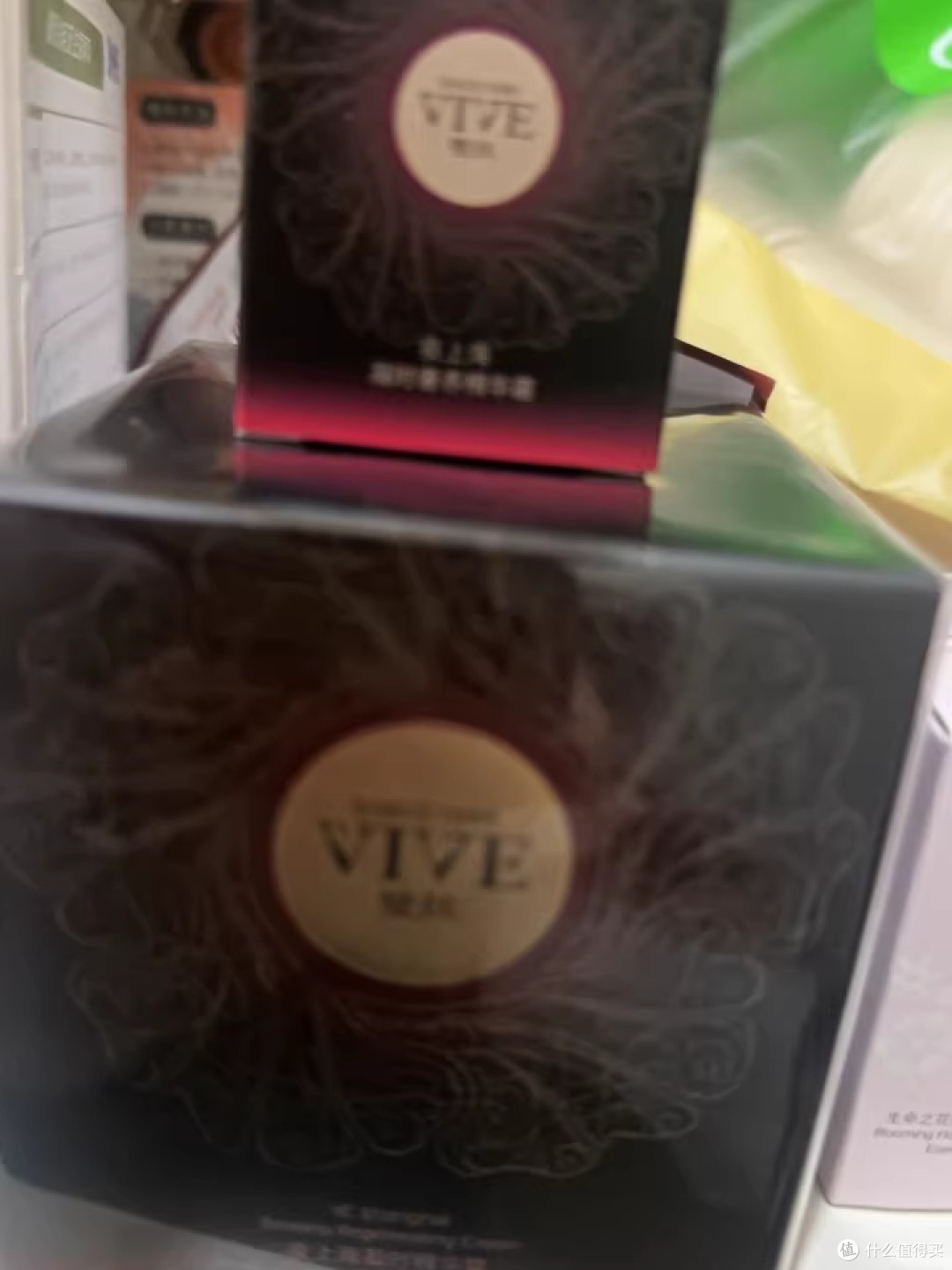 双妹夜上海凝时精华霜:东方奢护的抗老艺术