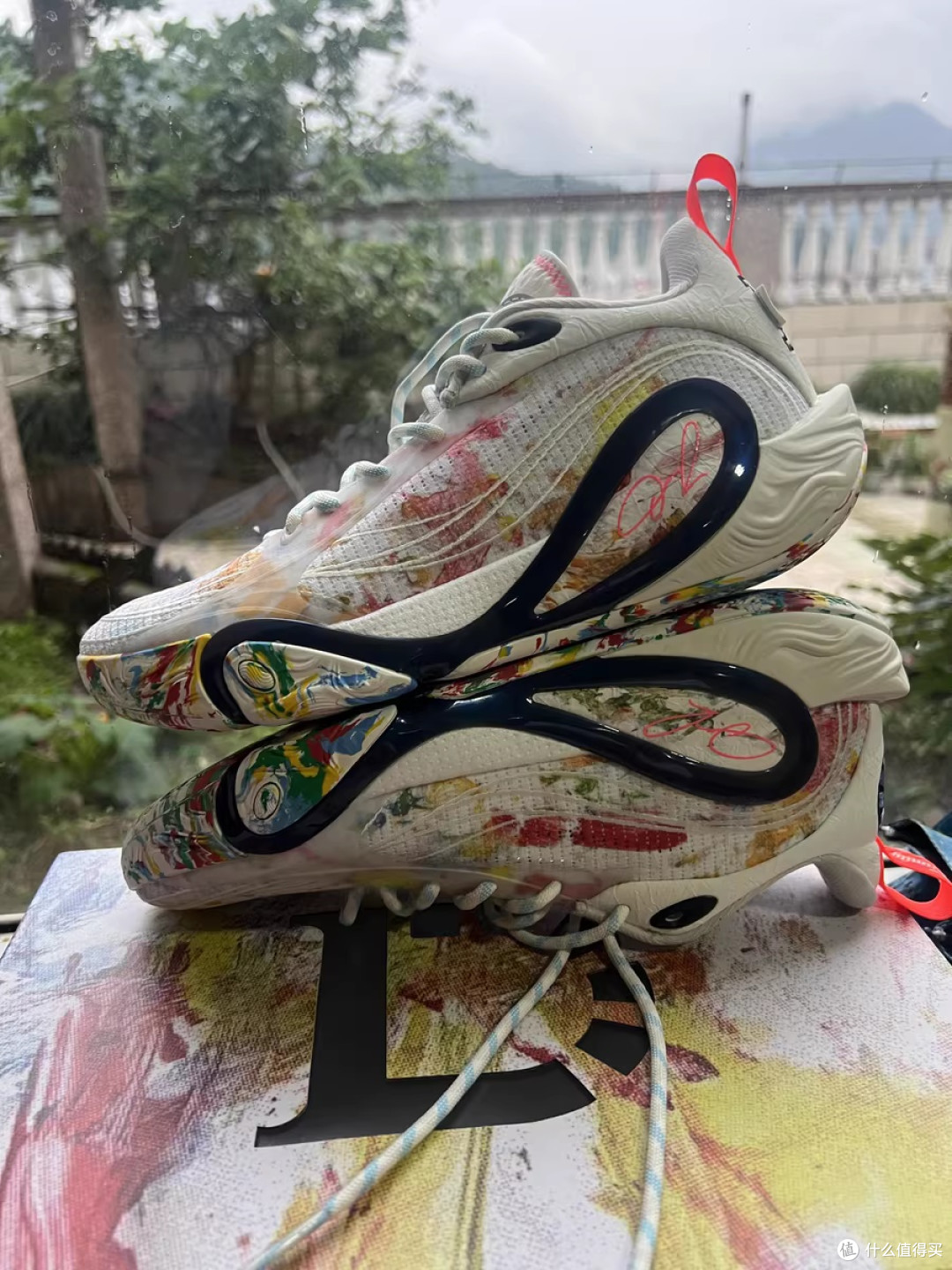 李宁DLO 1拉塞尔一代:灵动后卫的「蝶翼战靴」