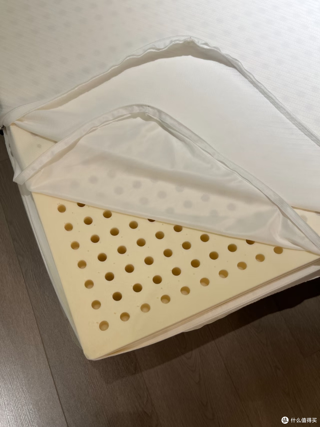 北欧风乳胶床垫提升睡眠质量