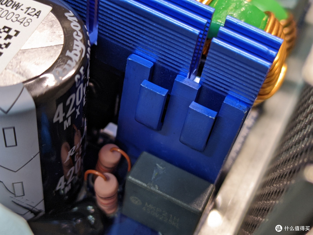 再塑白金巅峰?安耐美PK 1000W“白金竞蝠”电源拆解!