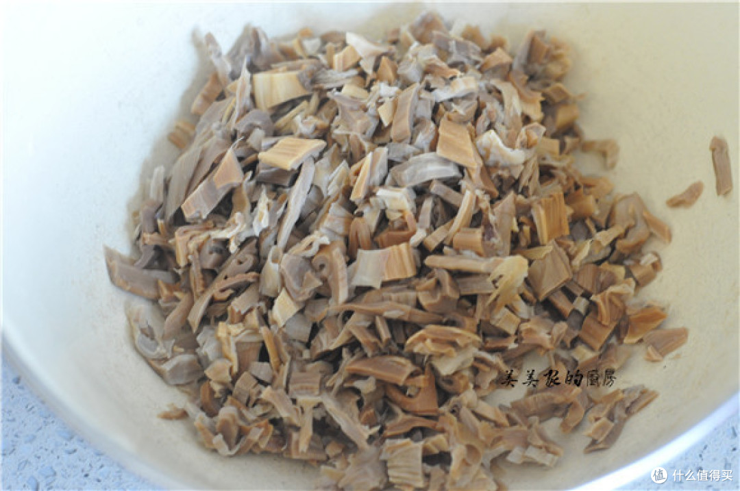 端午头茬晒足鲜！柴火腊肉配山珍，这盘湖南老味道馋哭隔壁小孩！